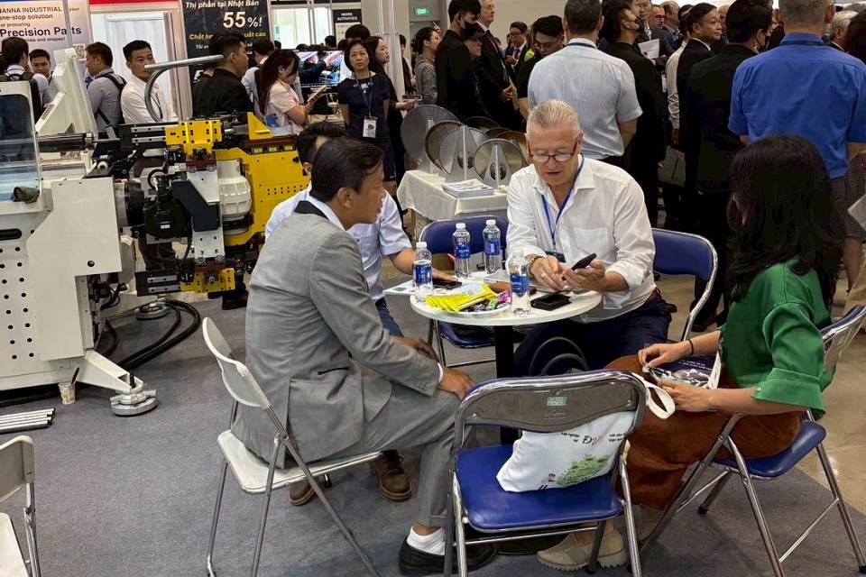 MTA vietnam showcase tube bender